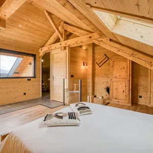 L'ecureuil: Spacious Chalet-style Duplex With Mountain Views , Epagny Metz-Tessy France